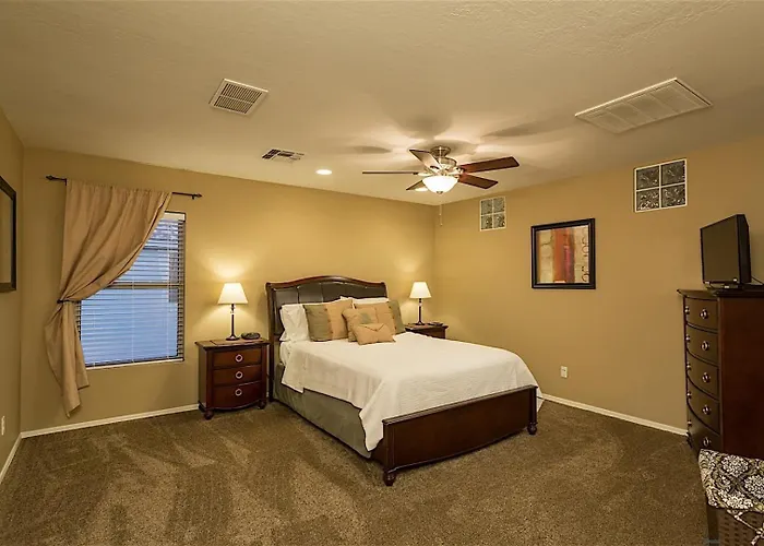 Litchfield Manor Holiday home